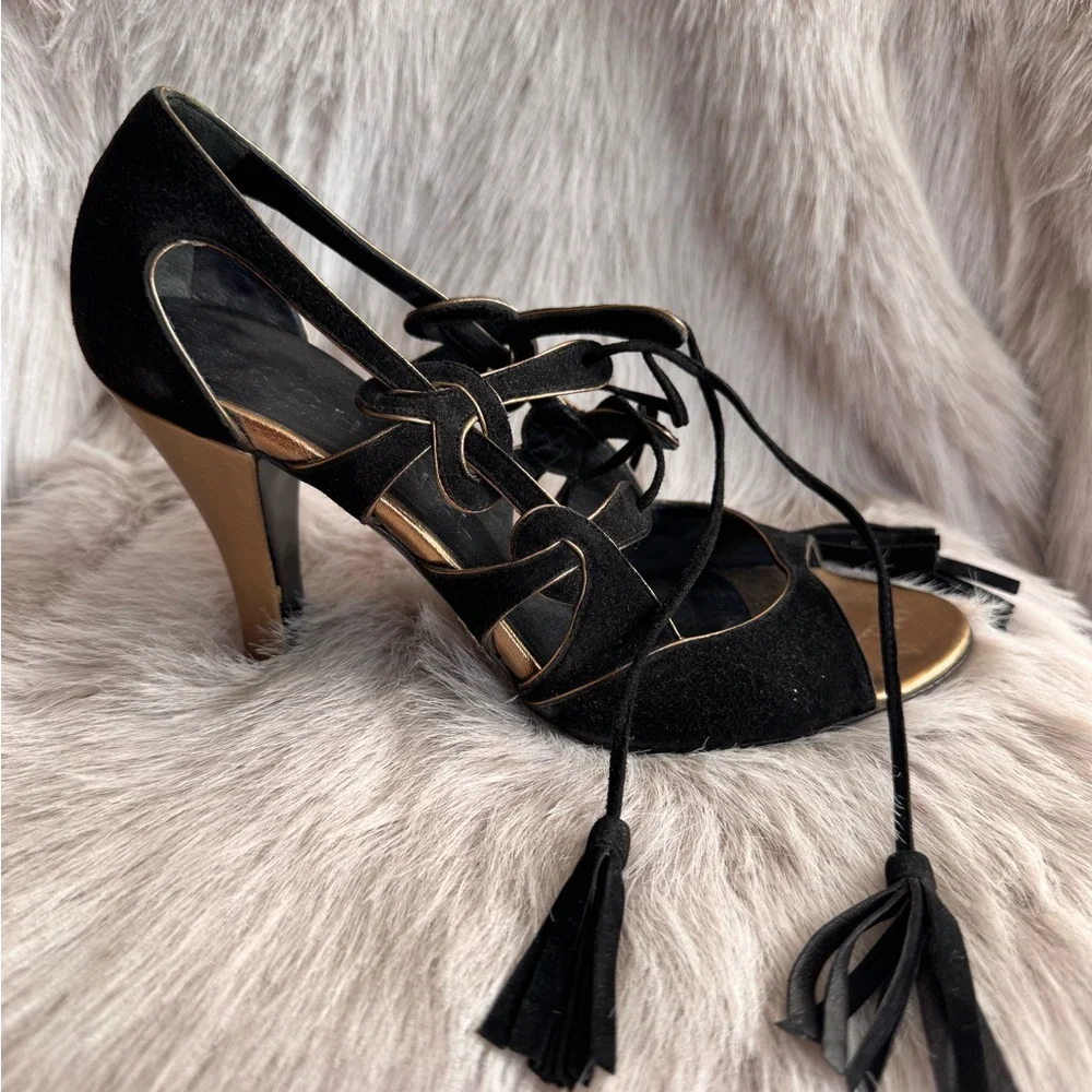 Vintage Chanel Heels - Picture 2 of 5